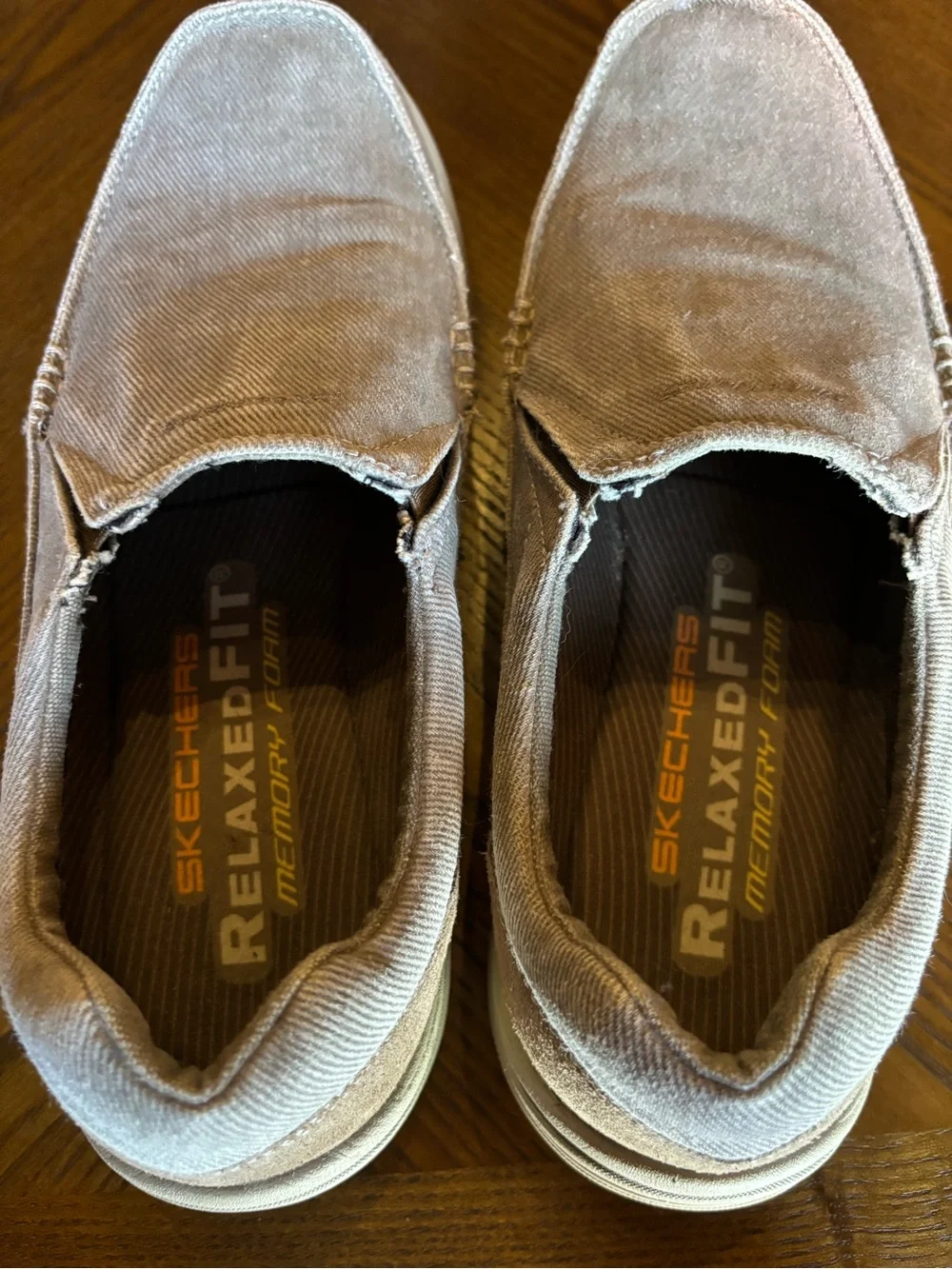 Skechers Relaxed Fit Men’s 9 Gray/Taupe Memory Foam Slip On Shoes